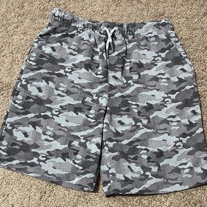 Vineyard Vines lids Gray Performance Shorts